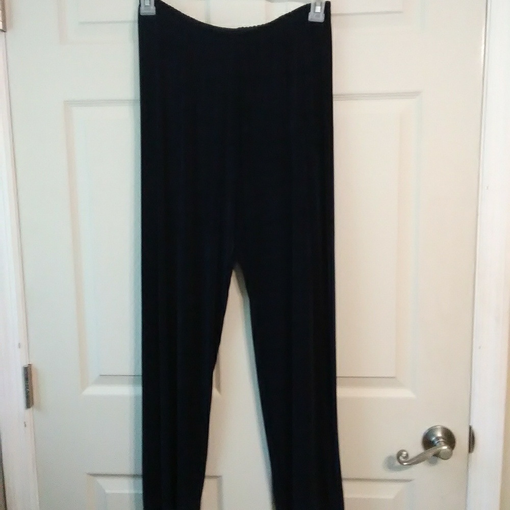 Drapers & Damon's signature knit Pants